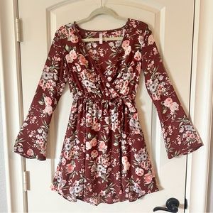 Xhilaration Burgundy Floral Bell Sleeve Mini Dress Boho V-Neck Small Short Dress